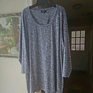 Kewl sweater w/pleated back & button sleeves Nice n light & stretchy Sz 2x
